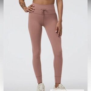 Vuori Women’s Daily Legging Sedona Brown Small